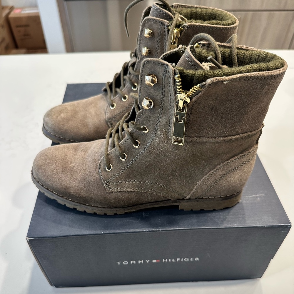 Tommy Hilfiger Olive Green Lace-Up Boots